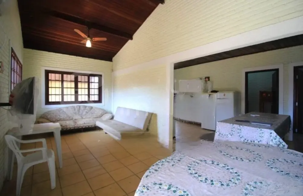 Casa com 5 quartos à venda, 230m2 em Peruibe - SP - imagem 4 Foto 4 de Casa com 5 quartos à venda, 230m2 em Peruibe - SP