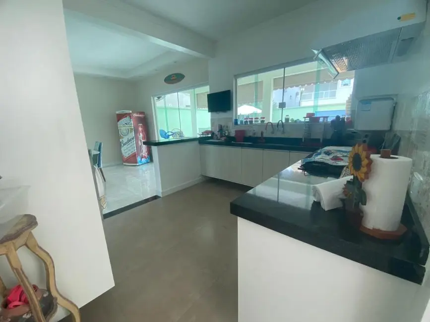 Foto 7 de Casa com 4 quartos à venda, 380m2 em Peruibe - SP