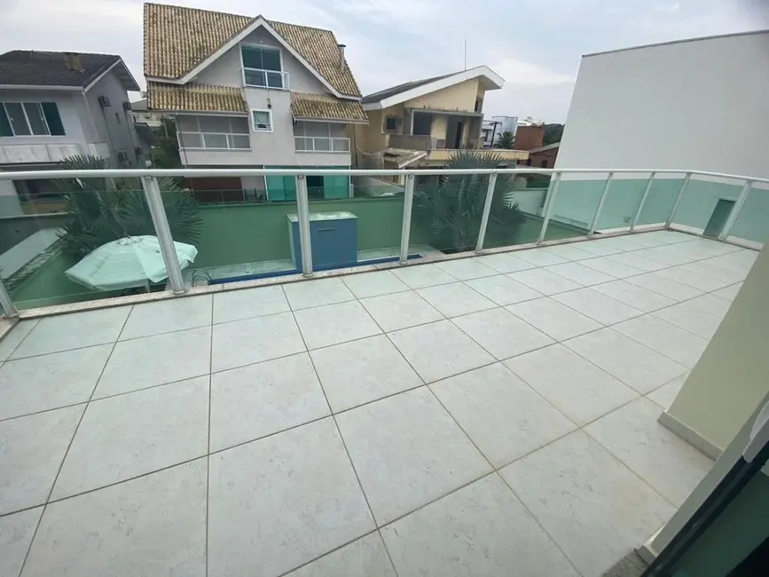 Foto 3 de Casa com 4 quartos à venda, 380m2 em Peruibe - SP