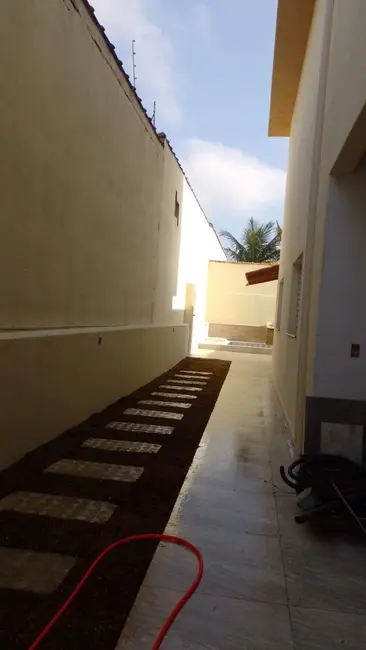 Foto 6 de Casa com 2 quartos à venda, 69m2 em Itanhaem - SP