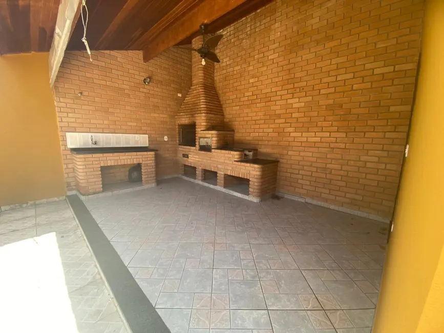 Casa com 3 quartos à venda, 240m2 em Peruibe - SP - imagem 9 Foto 9 de Casa com 3 quartos à venda, 240m2 em Peruibe - SP