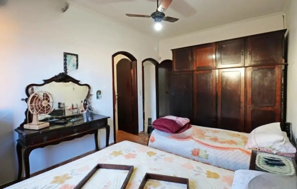 Casa com 3 quartos à venda, 240m2 em Peruibe - SP - imagem 5 Foto 5 de Casa com 3 quartos à venda, 240m2 em Peruibe - SP