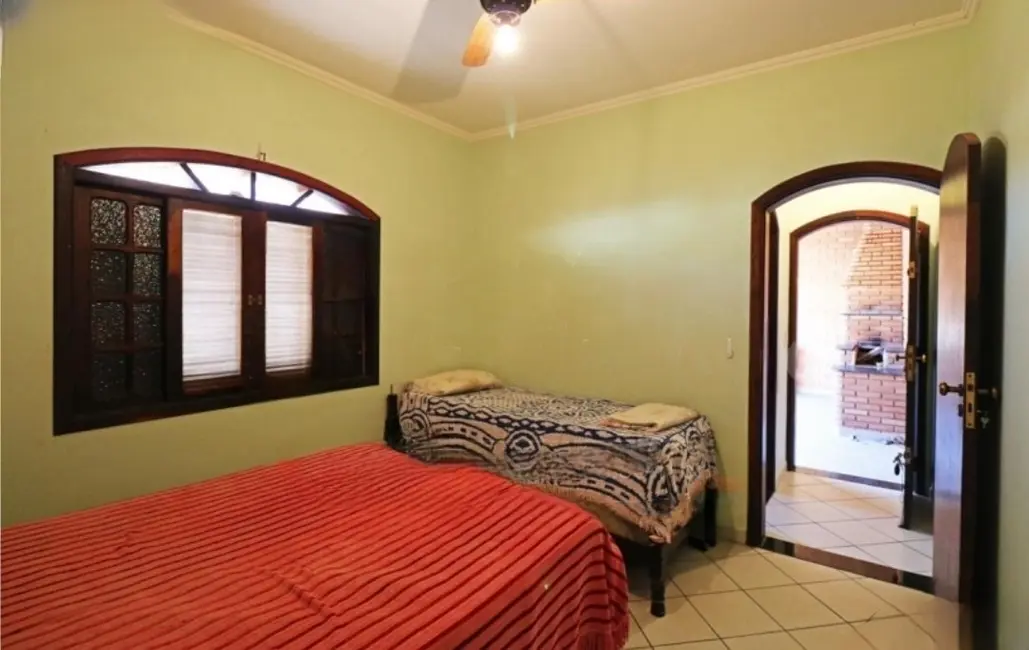 Casa com 3 quartos à venda, 240m2 em Peruibe - SP - imagem 6 Foto 6 de Casa com 3 quartos à venda, 240m2 em Peruibe - SP