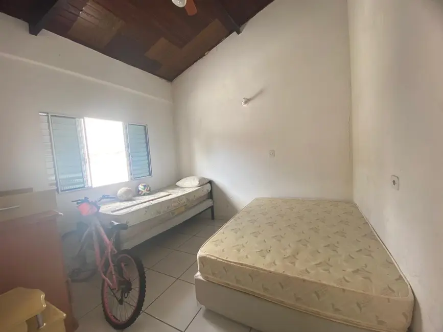 Foto 4 de Casa com 2 quartos à venda, 176m2 em Peruibe - SP