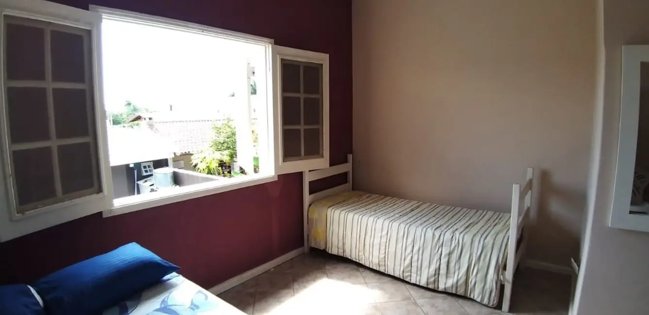 Casa de Condomínio com 5 quartos à venda, 230m2 em Itanhaem - SP - imagem 4 Foto 4 de Casa de Condomínio com 5 quartos à venda, 230m2 em Itanhaem - SP