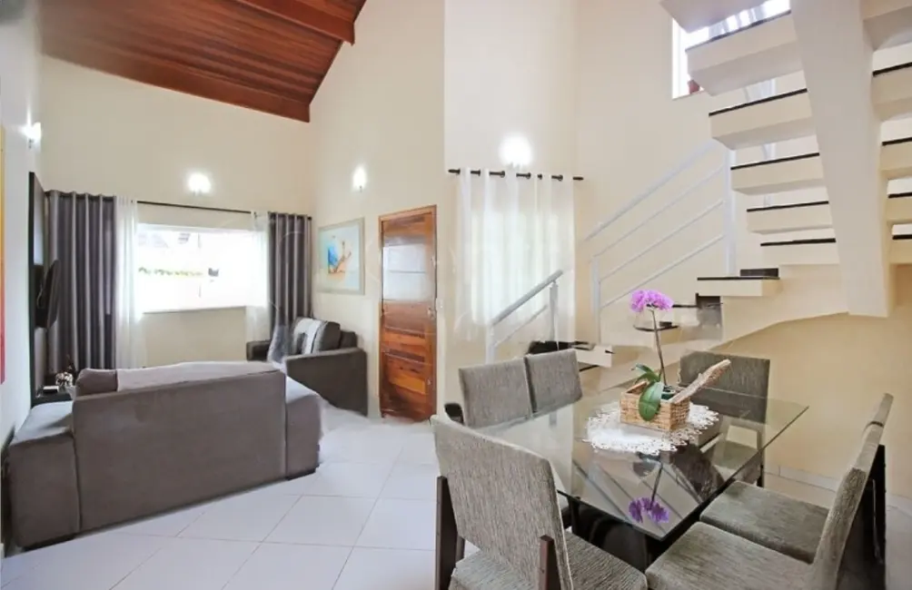 Casa com 3 quartos à venda, 150m2 em Peruibe - SP - imagem 3 Foto 3 de Casa com 3 quartos à venda, 150m2 em Peruibe - SP