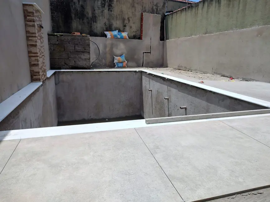 Foto 2 de Casa com 2 quartos à venda, 80m2 em Itanhaem - SP