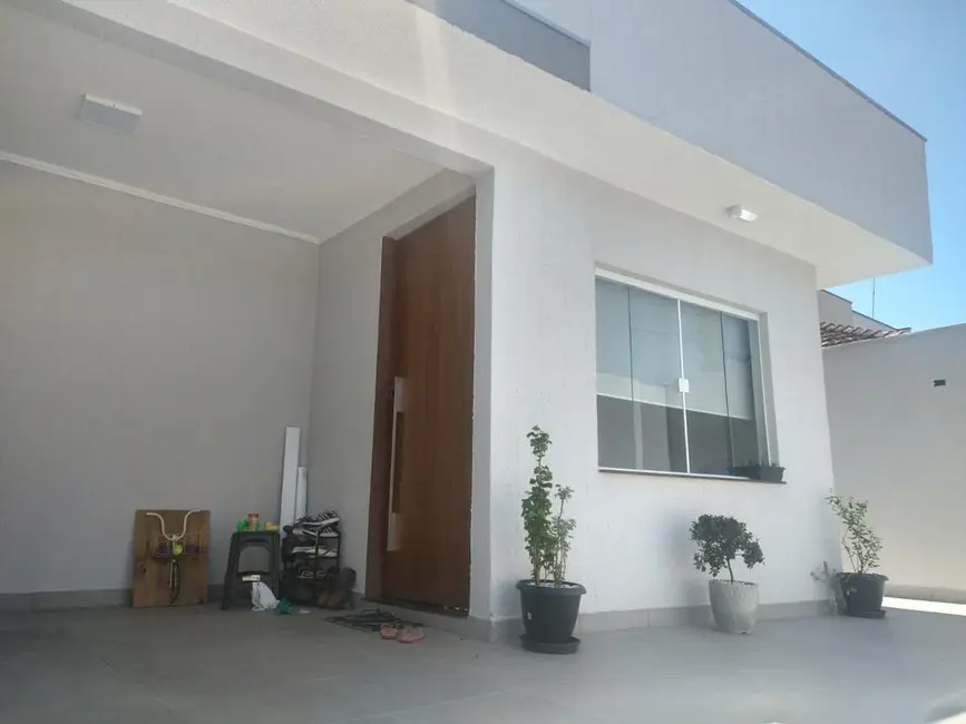 Foto 1 de Casa com 3 quartos à venda, 130m2 em Itanhaem - SP