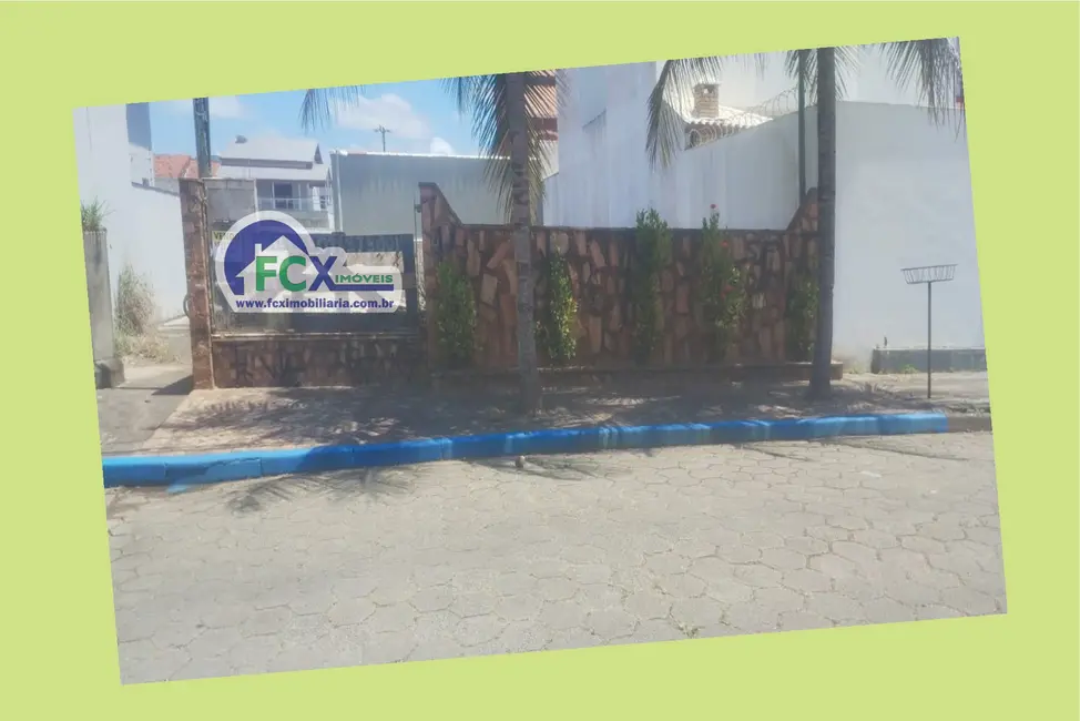 Foto 1 de Terreno / Lote à venda, 250m2 em Peruibe - SP