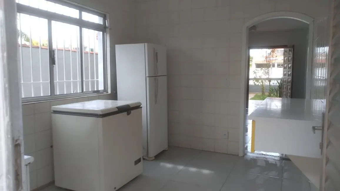 Casa com 3 quartos à venda, 270m2 em Peruibe - SP - imagem 2 Foto 2 de Casa com 3 quartos à venda, 270m2 em Peruibe - SP