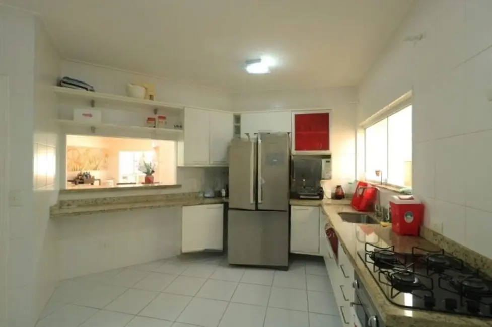 Casa com 4 quartos à venda, 313m2 em Peruibe - SP - imagem 7 Foto 7 de Casa com 4 quartos à venda, 313m2 em Peruibe - SP