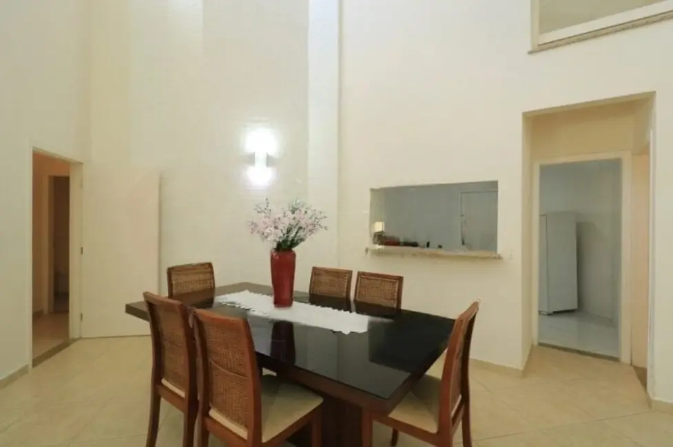 Casa com 4 quartos à venda, 313m2 em Peruibe - SP - imagem 5 Foto 5 de Casa com 4 quartos à venda, 313m2 em Peruibe - SP