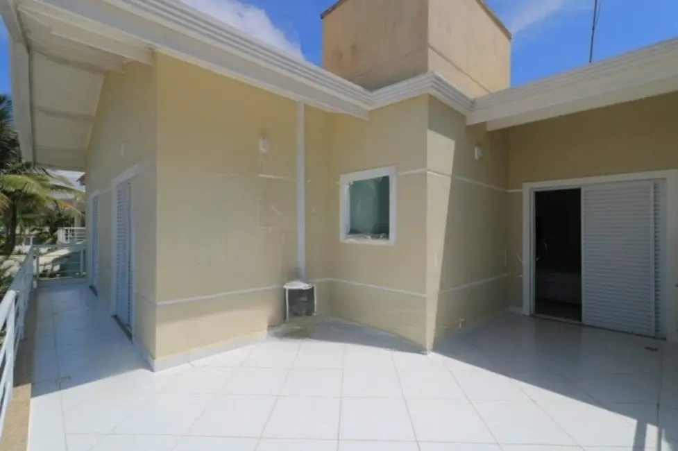 Casa com 4 quartos à venda, 313m2 em Peruibe - SP - imagem 3 Foto 3 de Casa com 4 quartos à venda, 313m2 em Peruibe - SP