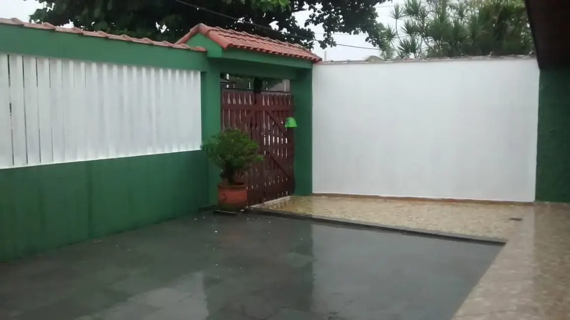 Foto 8 de Casa com 2 quartos à venda, 115m2 em Itanhaem - SP