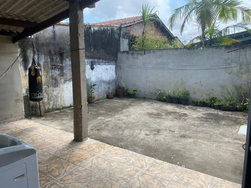 Foto 2 de Casa com 2 quartos à venda, 57m2 em Itanhaem - SP