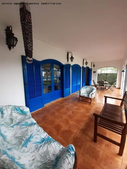 Foto 1 de Casa com 5 quartos à venda, 241m2 em Itanhaem - SP