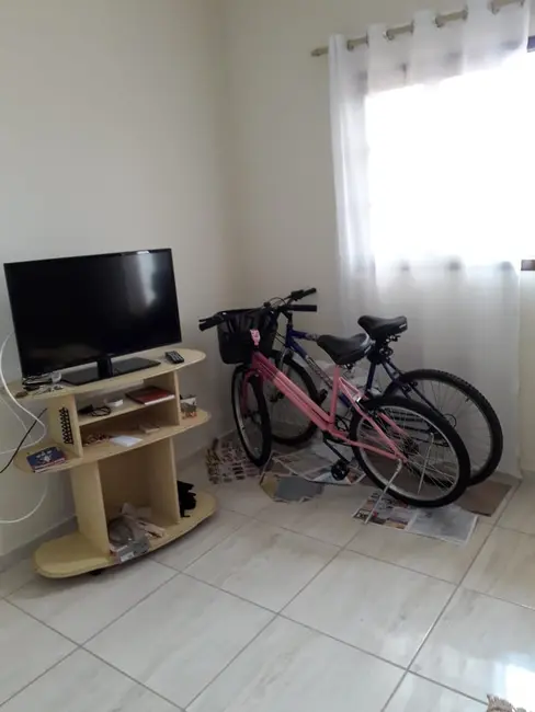 Foto 2 de Casa com 2 quartos à venda, 70m2 em Itanhaem - SP