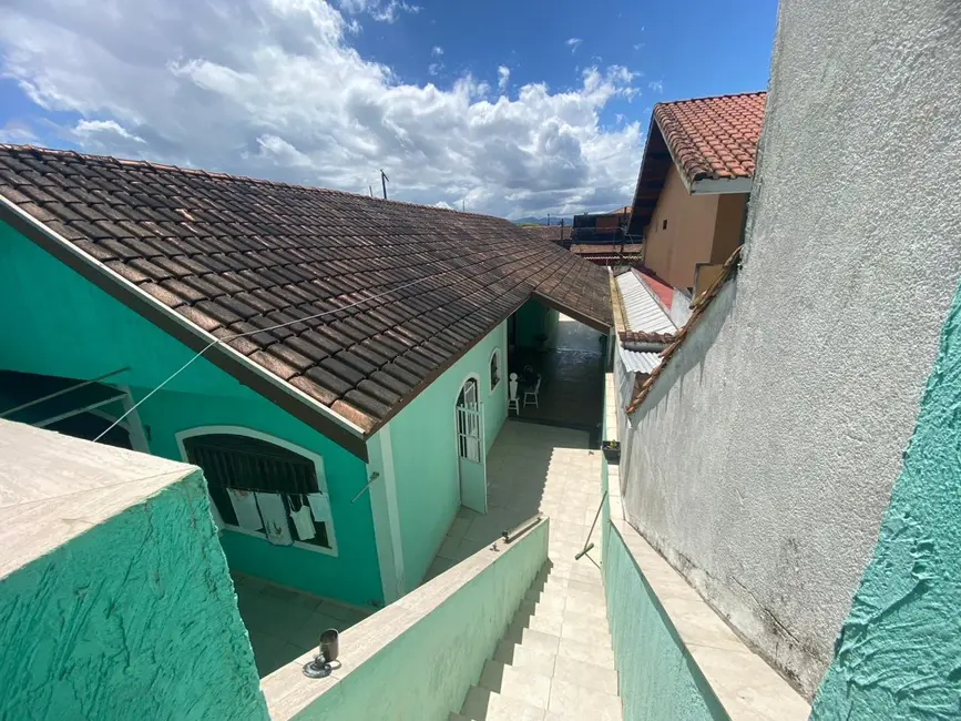 Casa com 5 quartos à venda, 186m2 em Peruibe - SP - imagem 7 Foto 7 de Casa com 5 quartos à venda, 186m2 em Peruibe - SP