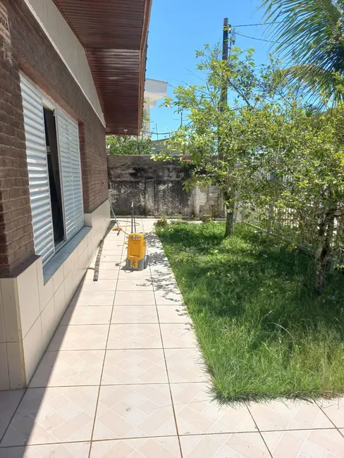 Foto 3 de Casa com 3 quartos à venda, 250m2 em Itanhaem - SP