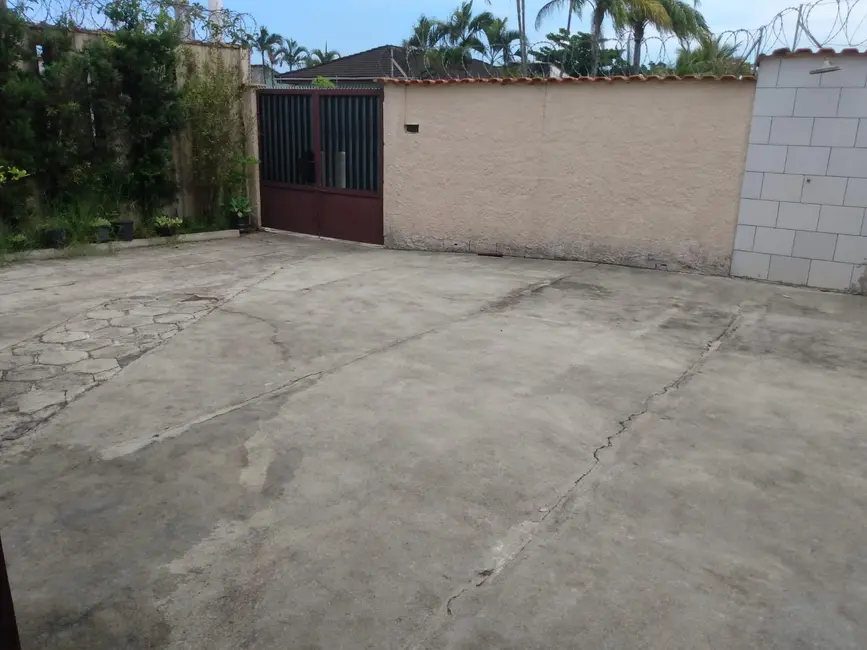 Foto 6 de Casa com 2 quartos à venda, 95m2 em Itanhaem - SP