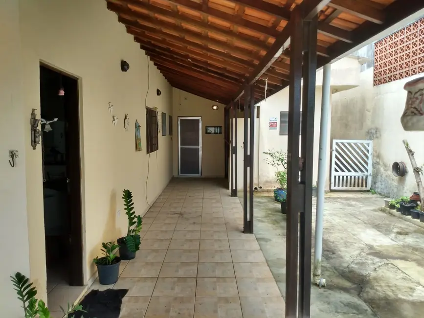 Foto 8 de Casa com 2 quartos à venda, 95m2 em Itanhaem - SP