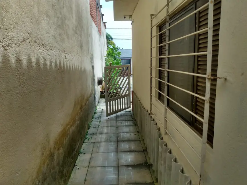 Foto 4 de Casa com 2 quartos à venda, 95m2 em Itanhaem - SP