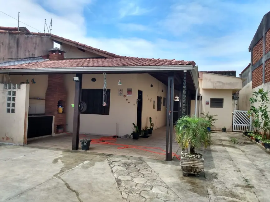Foto 1 de Casa com 2 quartos à venda, 95m2 em Itanhaem - SP