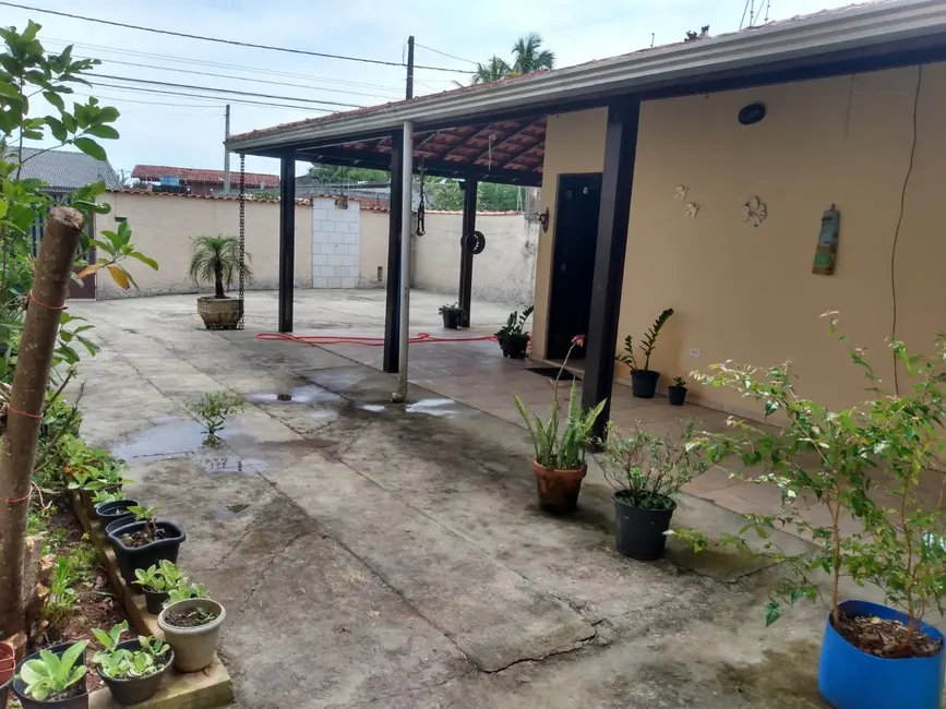 Foto 2 de Casa com 2 quartos à venda, 95m2 em Itanhaem - SP