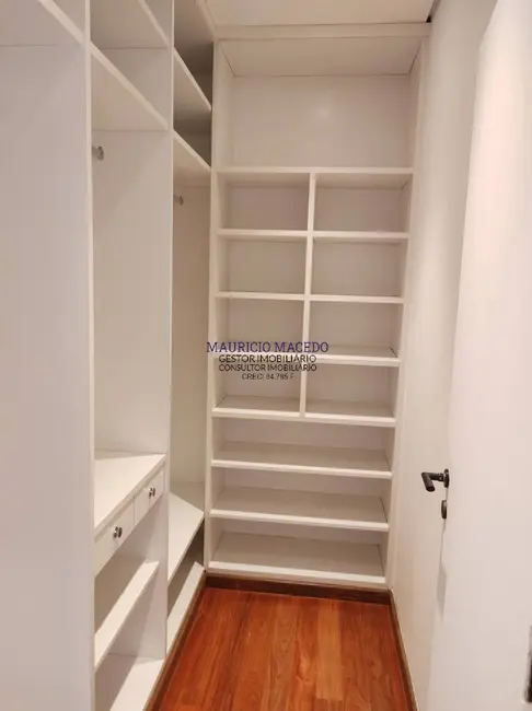 Casa com 5 quartos à venda e para alugar, 572m2 em Alphaville Residencial Um, Barueri - SP - imagem 3 Foto 3 de Casa com 5 quartos à venda e para alugar, 572m2 em Alphaville Residencial Um, Barueri - SP