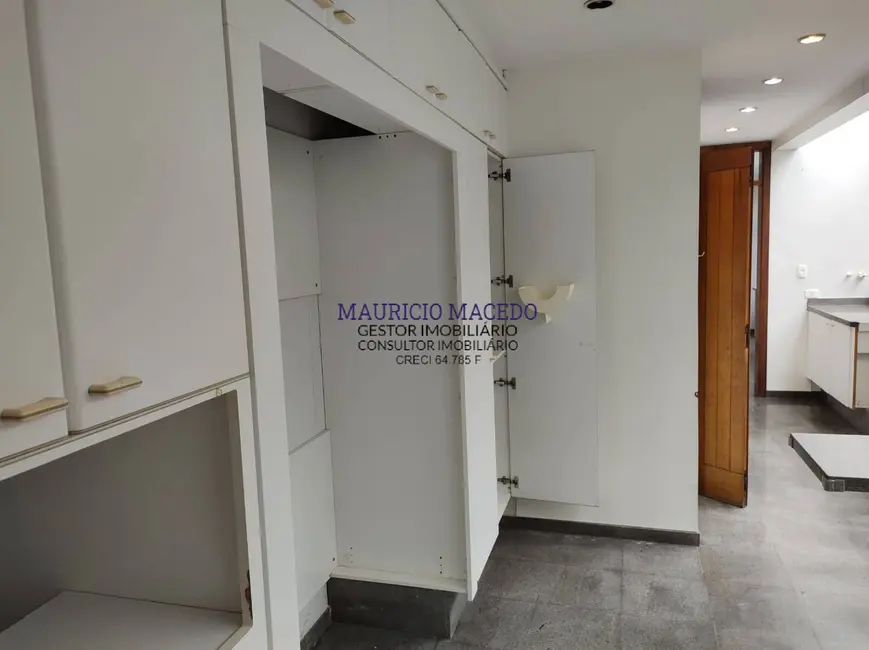 Casa com 5 quartos à venda e para alugar, 800m2 em Alphaville Residencial Um, Barueri - SP - imagem 9 Foto 9 de Casa com 5 quartos à venda e para alugar, 800m2 em Alphaville Residencial Um, Barueri - SP