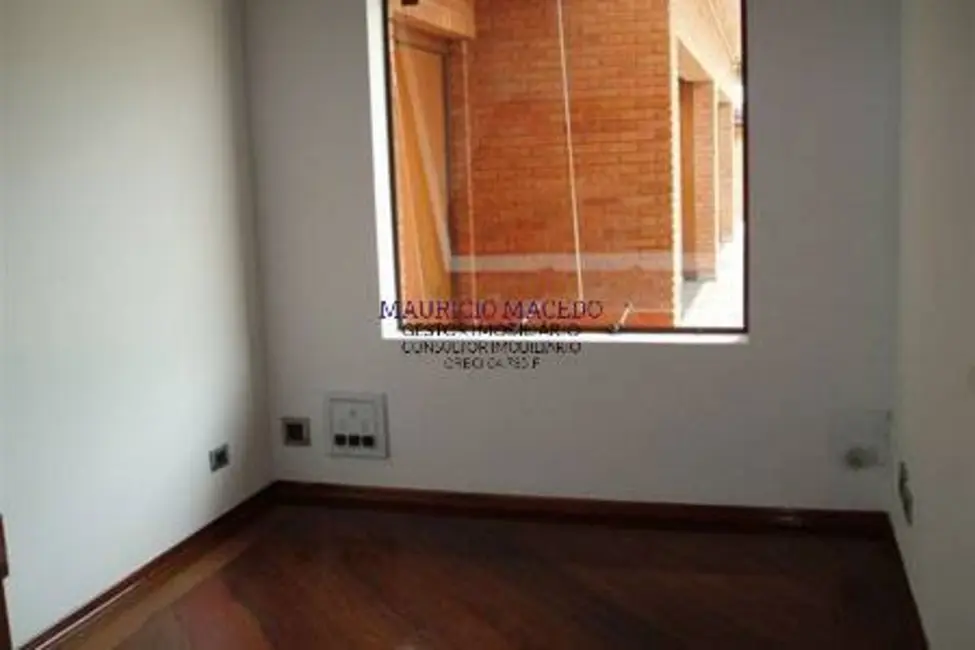 Foto 5 de Casa com 4 quartos para alugar, 1300m2 em Barueri - SP