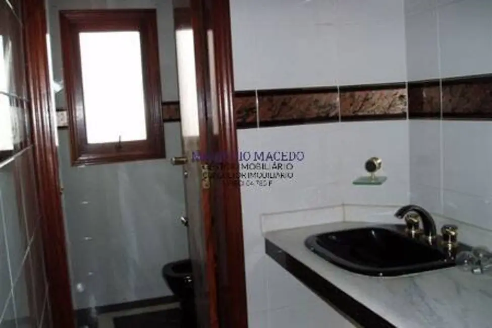 Foto 4 de Casa com 4 quartos para alugar, 1300m2 em Barueri - SP