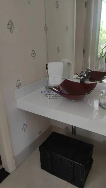 Casa com 3 quartos à venda e para alugar, 688m2 em Alphaville, Santana De Parnaiba - SP - imagem 8 Foto 8 de Casa com 3 quartos à venda e para alugar, 688m2 em Alphaville, Santana De Parnaiba - SP