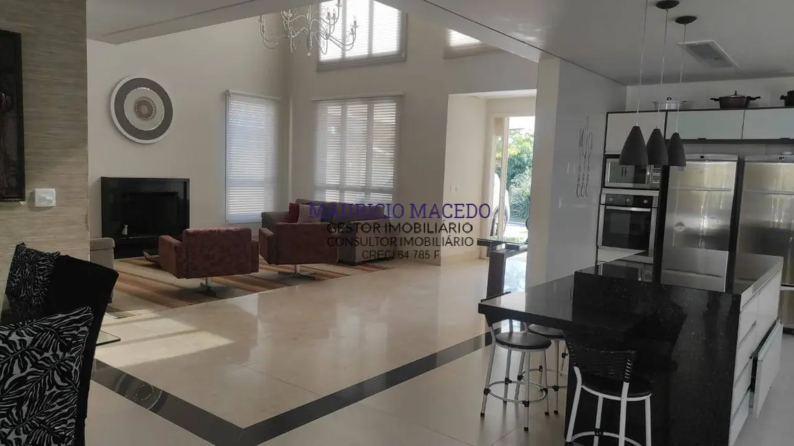 Casa com 3 quartos à venda e para alugar, 688m2 em Alphaville, Santana De Parnaiba - SP - imagem 6 Foto 6 de Casa com 3 quartos à venda e para alugar, 688m2 em Alphaville, Santana De Parnaiba - SP