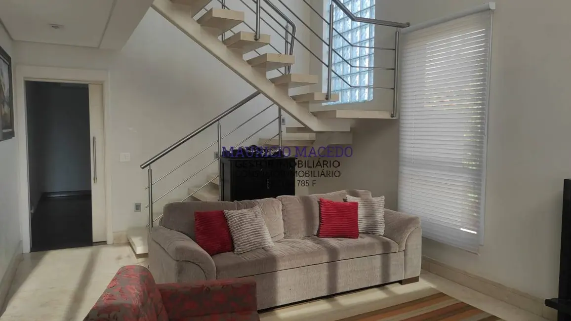 Casa com 3 quartos à venda e para alugar, 688m2 em Alphaville, Santana De Parnaiba - SP - imagem 3 Foto 3 de Casa com 3 quartos à venda e para alugar, 688m2 em Alphaville, Santana De Parnaiba - SP