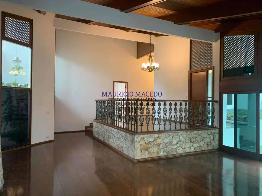 Casa com 3 quartos para alugar, 1209m2 em Alphaville Residencial Um, Barueri - SP - imagem 9 Foto 9 de Casa com 3 quartos para alugar, 1209m2 em Alphaville Residencial Um, Barueri - SP