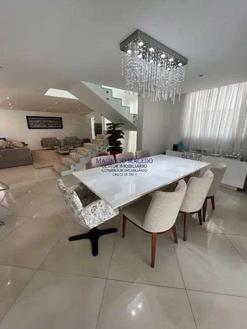 Foto 1 de Casa com 4 quartos para alugar, 360m2 em Alphaville, Santana De Parnaiba - SP