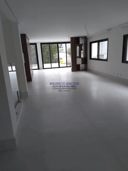 Casa com 4 quartos à venda, 383m2 em Alphaville, Santana De Parnaiba - SP - imagem 3 Foto 3 de Casa com 4 quartos à venda, 383m2 em Alphaville, Santana De Parnaiba - SP