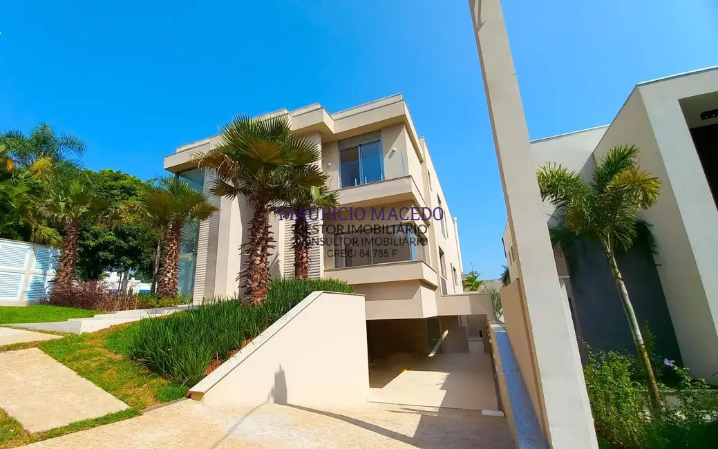 Casa com 4 quartos à venda, 744m2 em Alphaville Residencial Um, Barueri - SP - imagem 3 Foto 3 de Casa com 4 quartos à venda, 744m2 em Alphaville Residencial Um, Barueri - SP