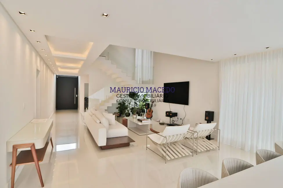 Casa com 4 quartos à venda, 357m2 em Alphaville, Santana De Parnaiba - SP - imagem 4 Foto 4 de Casa com 4 quartos à venda, 357m2 em Alphaville, Santana De Parnaiba - SP