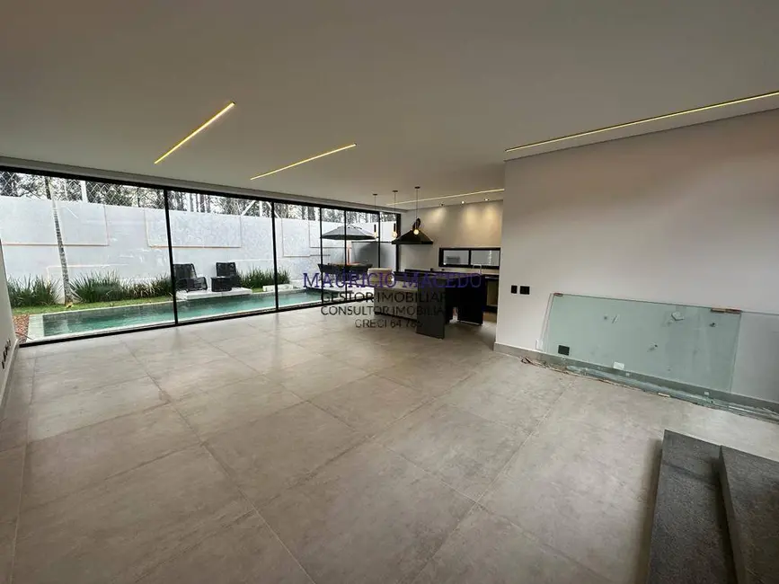 Casa com 4 quartos à venda, 330m2 em Alphaville, Santana De Parnaiba - SP - imagem 5 Foto 5 de Casa com 4 quartos à venda, 330m2 em Alphaville, Santana De Parnaiba - SP