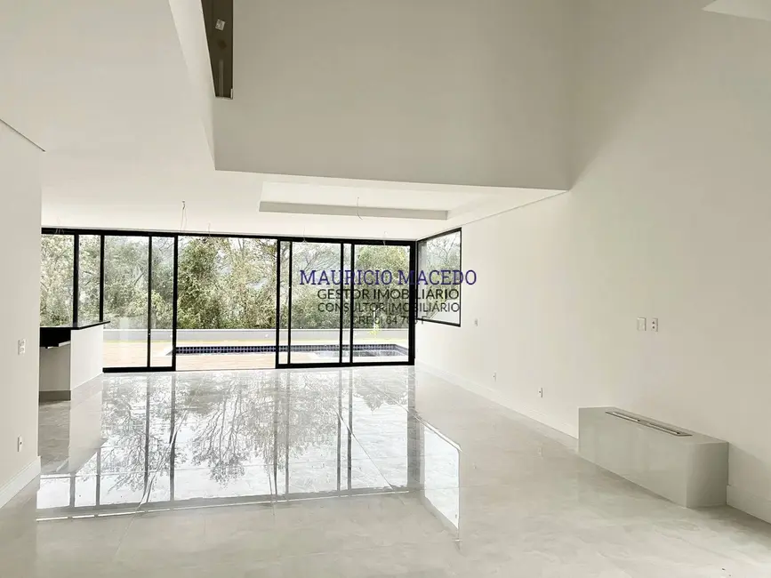 Casa com 4 quartos à venda, 570m2 em Alphaville, Santana De Parnaiba - SP - imagem 3 Foto 3 de Casa com 4 quartos à venda, 570m2 em Alphaville, Santana De Parnaiba - SP