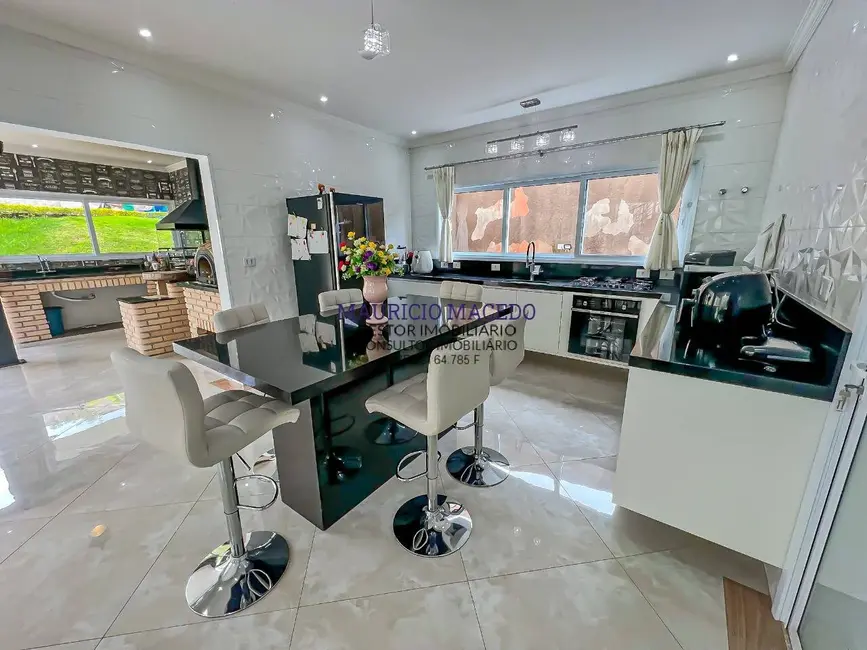 Foto 2 de Casa com 4 quartos à venda, 560m2 em Jandira - SP