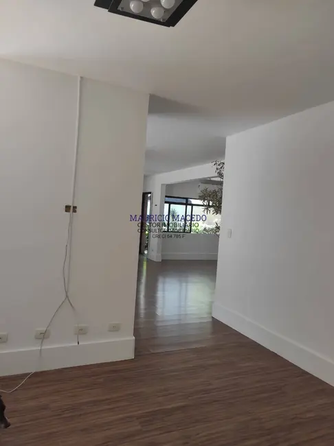 Casa com 4 quartos para alugar, 400m2 em Alphaville Residencial Dois, Barueri - SP - imagem 8 Foto 8 de Casa com 4 quartos para alugar, 400m2 em Alphaville Residencial Dois, Barueri - SP