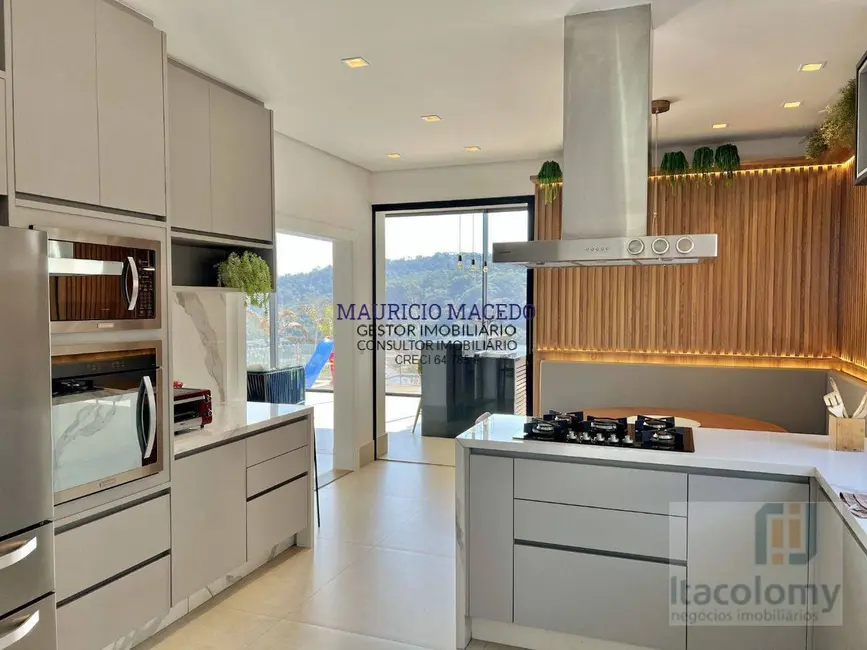 Casa com 4 quartos à venda, 490m2 em Santana De Parnaiba - SP - imagem 4 Foto 4 de Casa com 4 quartos à venda, 490m2 em Santana De Parnaiba - SP