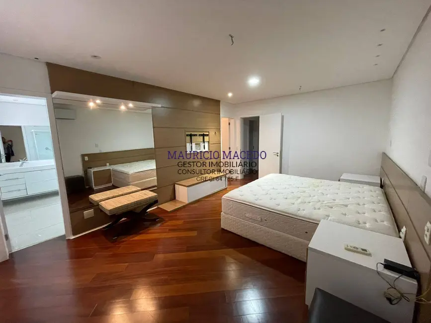 Foto 4 de Casa com 4 quartos para alugar, 365m2 em Tamboré, Santana De Parnaiba - SP