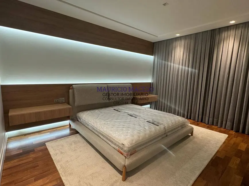 Foto 3 de Casa com 4 quartos à venda, 840m2 em Alphaville Residencial Um, Barueri - SP