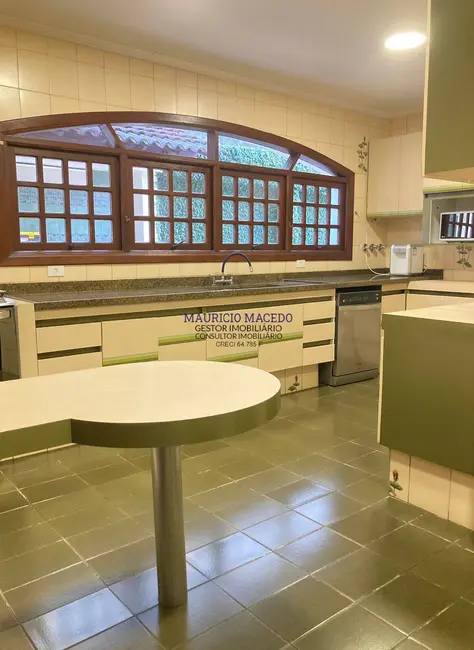 Foto 5 de Casa com 4 quartos para alugar, 600m2 em Barueri - SP