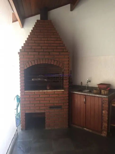 Foto 15 de Casa com 3 quartos para alugar, 360m2 em Barueri - SP