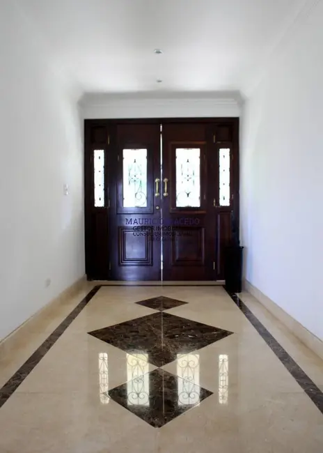 Casa com 6 quartos à venda e para alugar, 2500m2 em Barueri - SP - imagem 2 Foto 2 de Casa com 6 quartos à venda e para alugar, 2500m2 em Barueri - SP